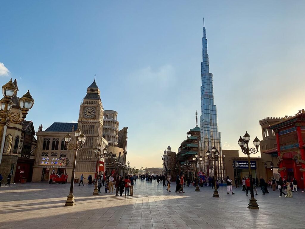 _2560px-Inside_the_Global_Village_in_Dubai_February_2019