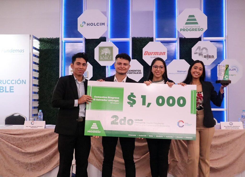 _Estudiantes ganadores 2° con cheque