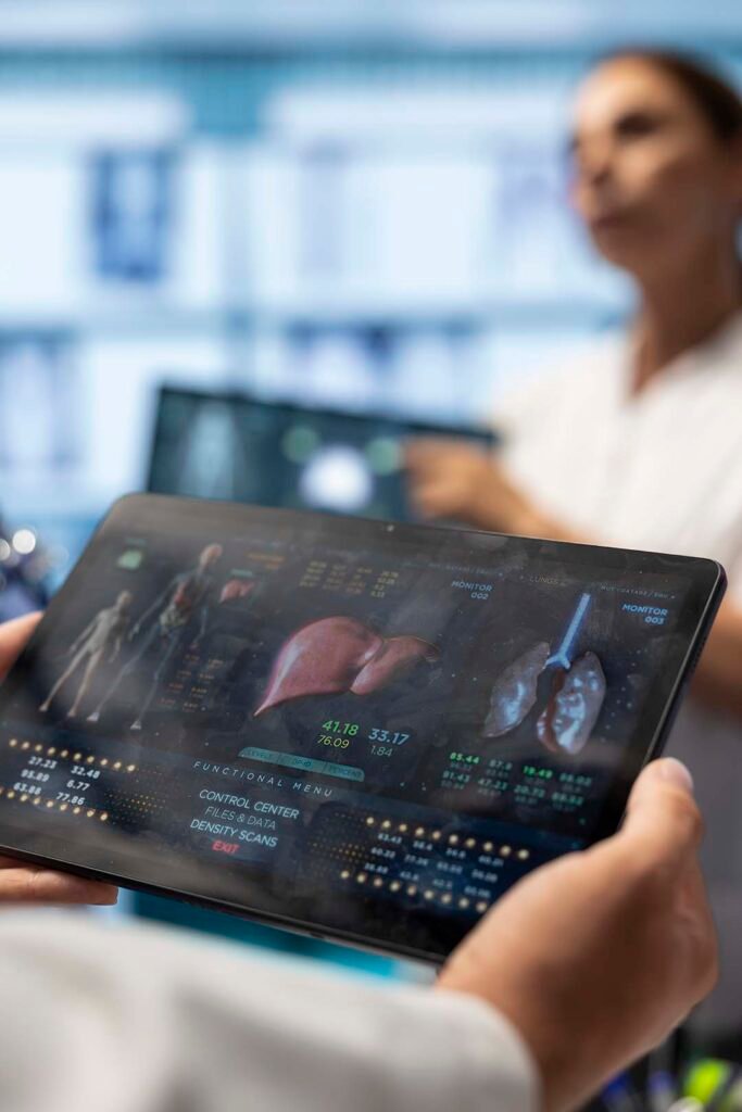 _medic-expert-analyzing-ct-scan-result-examine-organs-condition