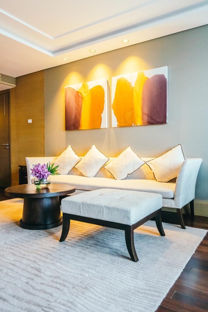 _hotel-room-with-comfortable-couch