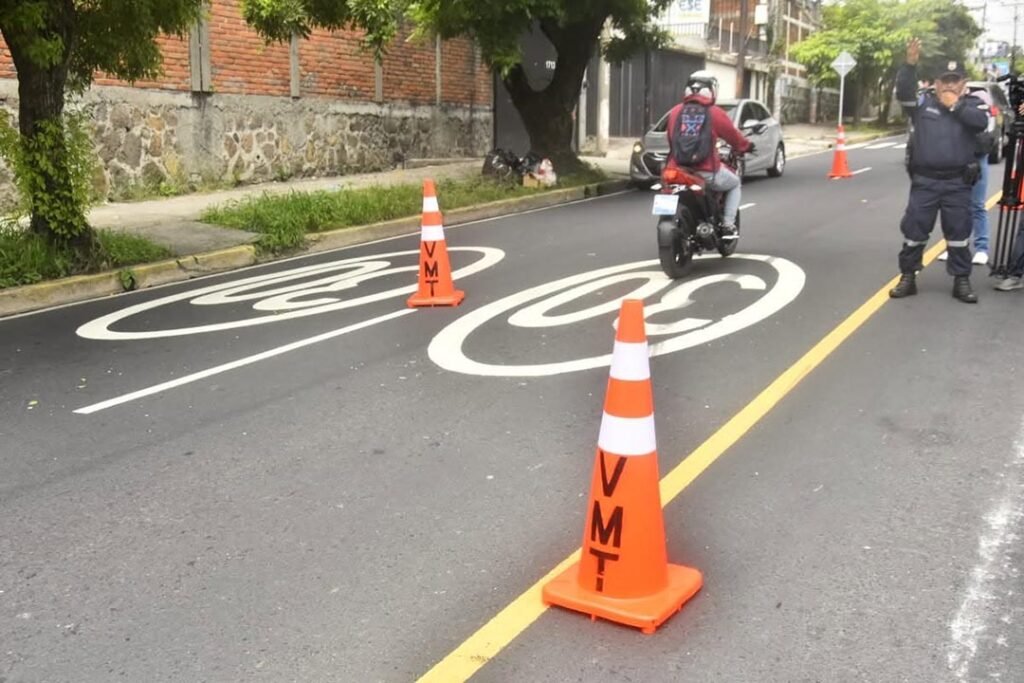 _vías de El Salvador